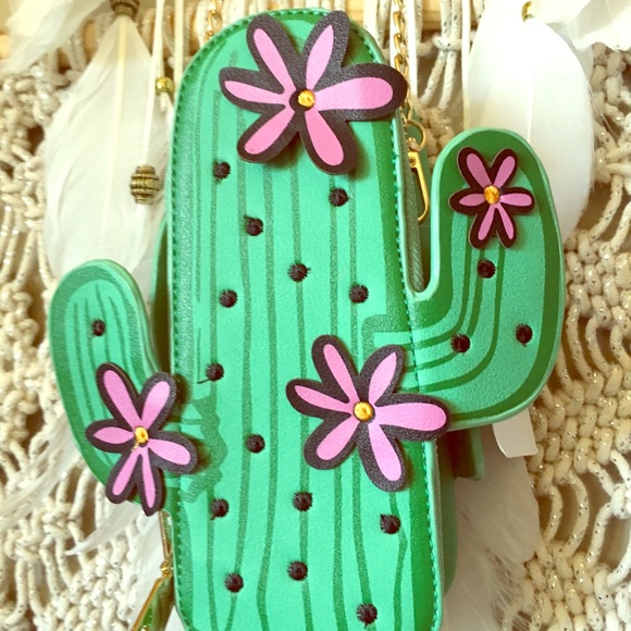 Free People Handbags - Adorable Cactus Purse 🌵